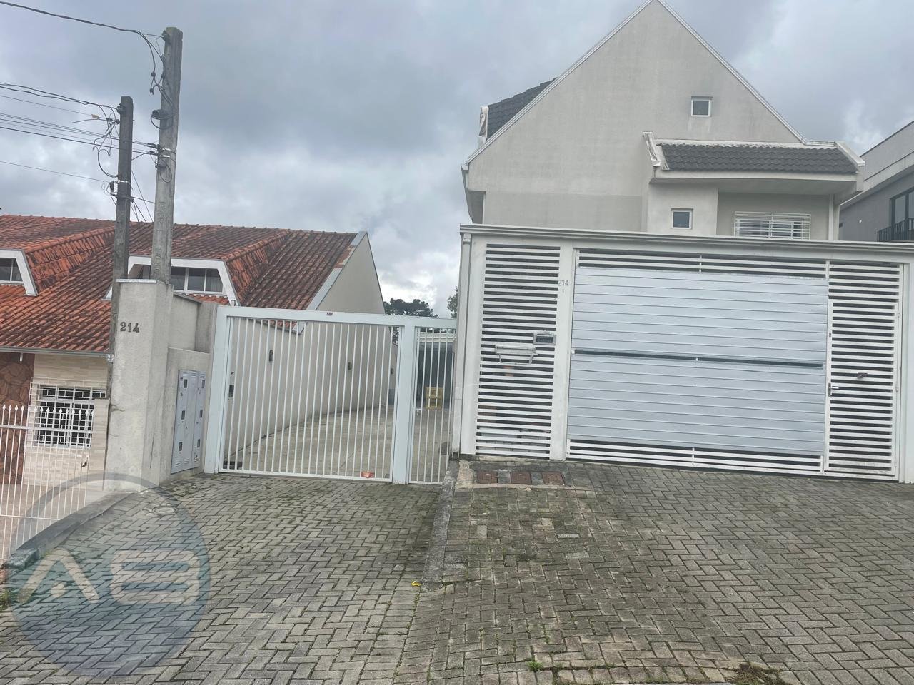 Confort?vel Sobrado no Condom?nio  3 Quartos, Su?te e 95m  Pri...