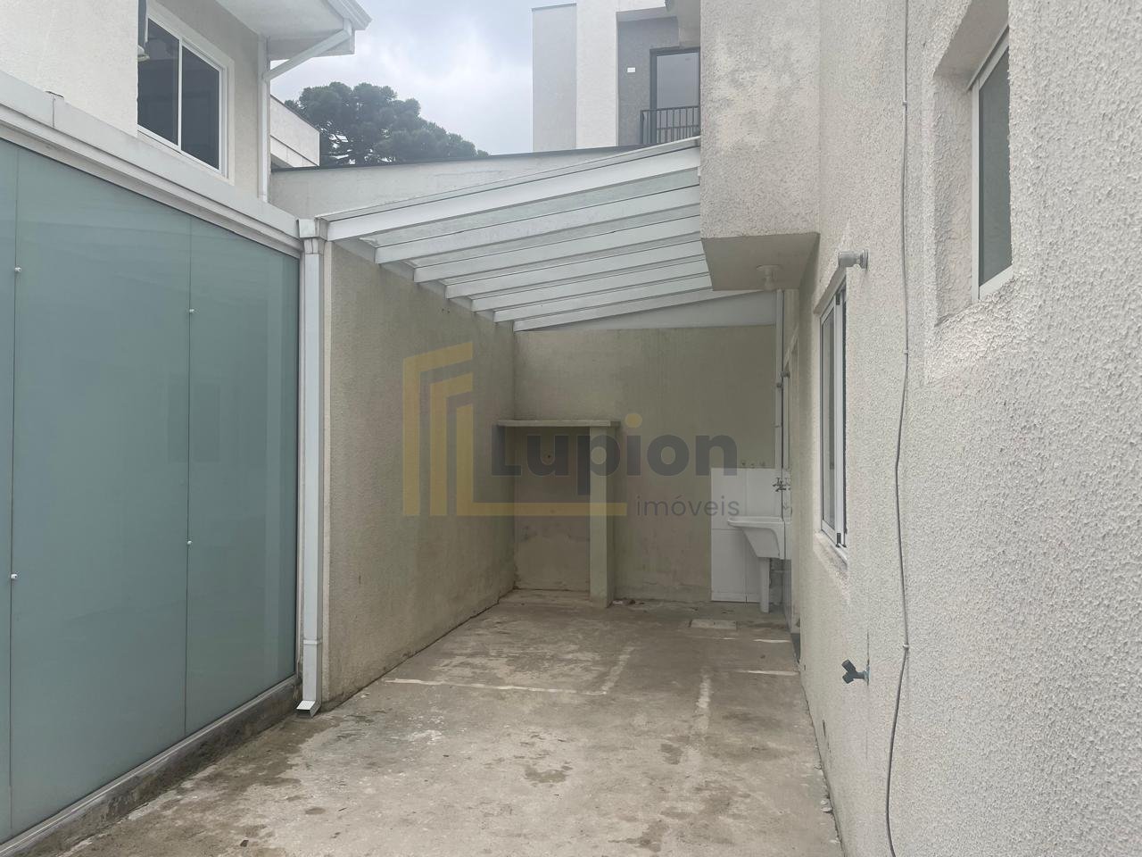 Confortável Sobrado no Condomínio  3 Quartos, Suíte e 95m  Pri...