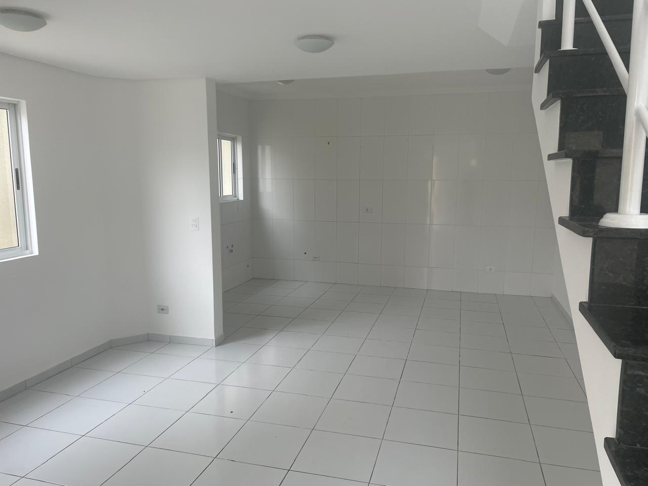 Confortável Sobrado no Condomínio  3 Quartos, Suíte e 95m  Pri...