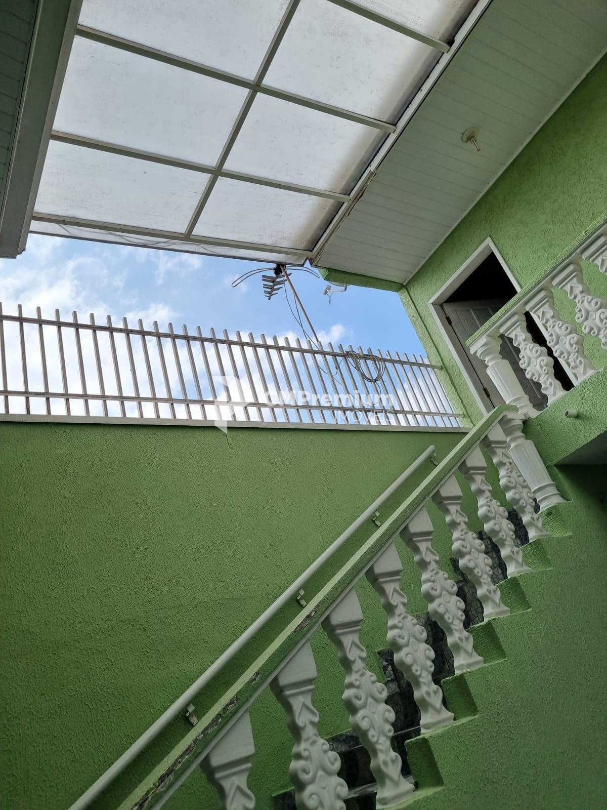 Sobrado Amplo com 3 Quartos, Suíte, Mezanino e Churrasqueira  ...