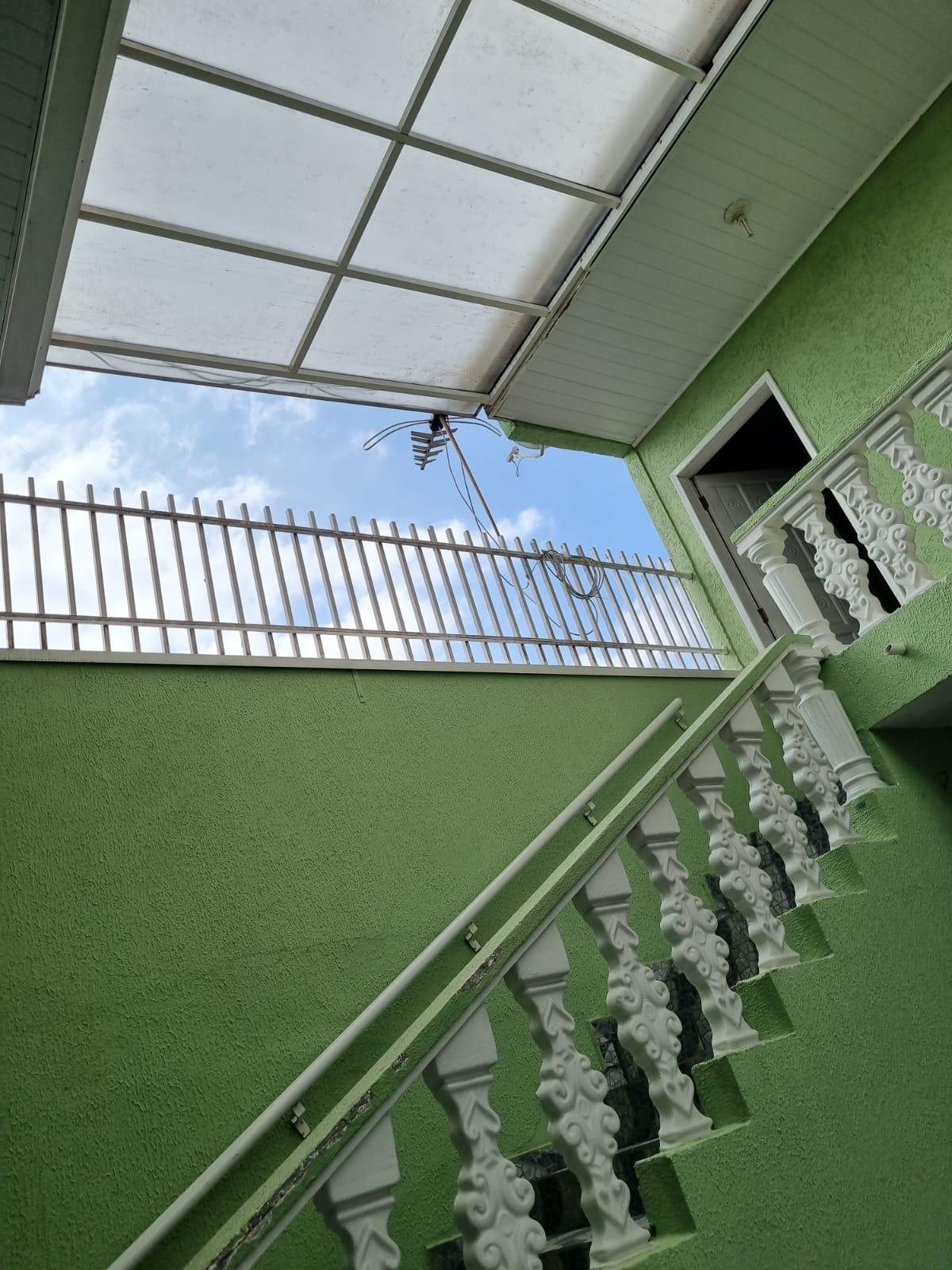 Sobrado Amplo com 3 Quartos, Suíte, Mezanino e Churrasqueira  ...