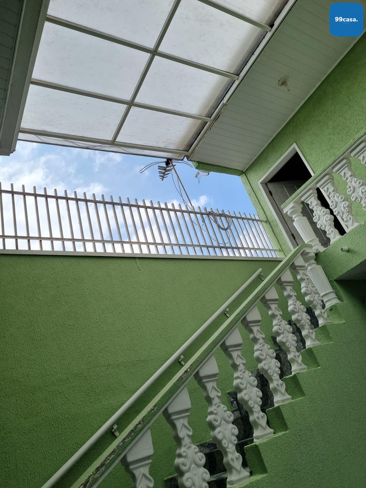 Sobrado Amplo com 3 Quartos, Suíte, Mezanino e Churrasqueira  ...