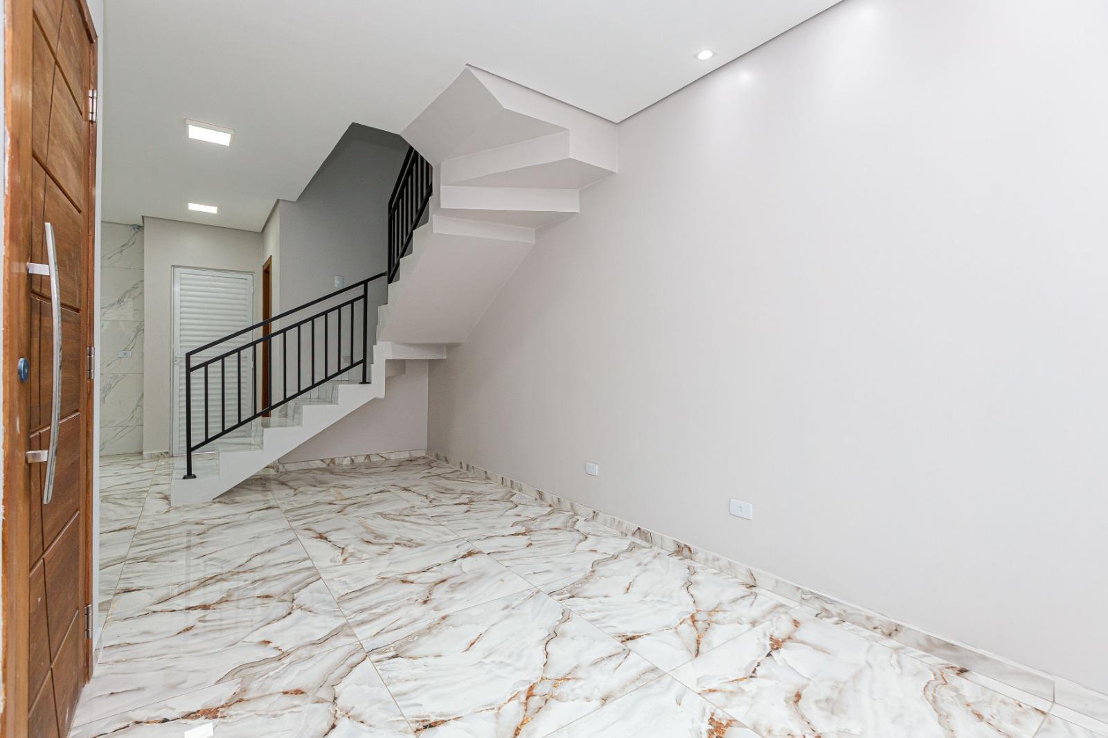 Sobrado Moderno com 2 Suítes, Sala Integrada e Terreno Exclusi...