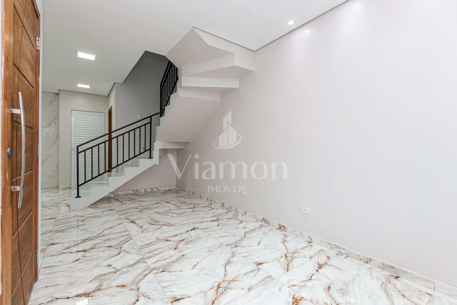 Sobrado Moderno com 2 Suítes, Sala Integrada e Terreno Exclusi...