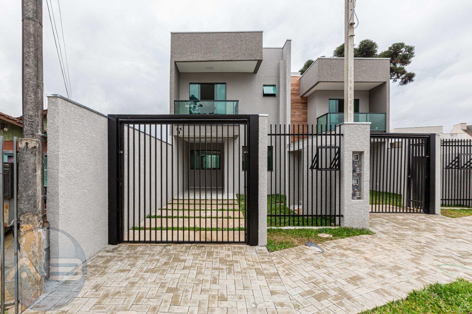 Sobrado Moderno com 2 Su?tes, Sala Integrada e Terreno Exclusi...