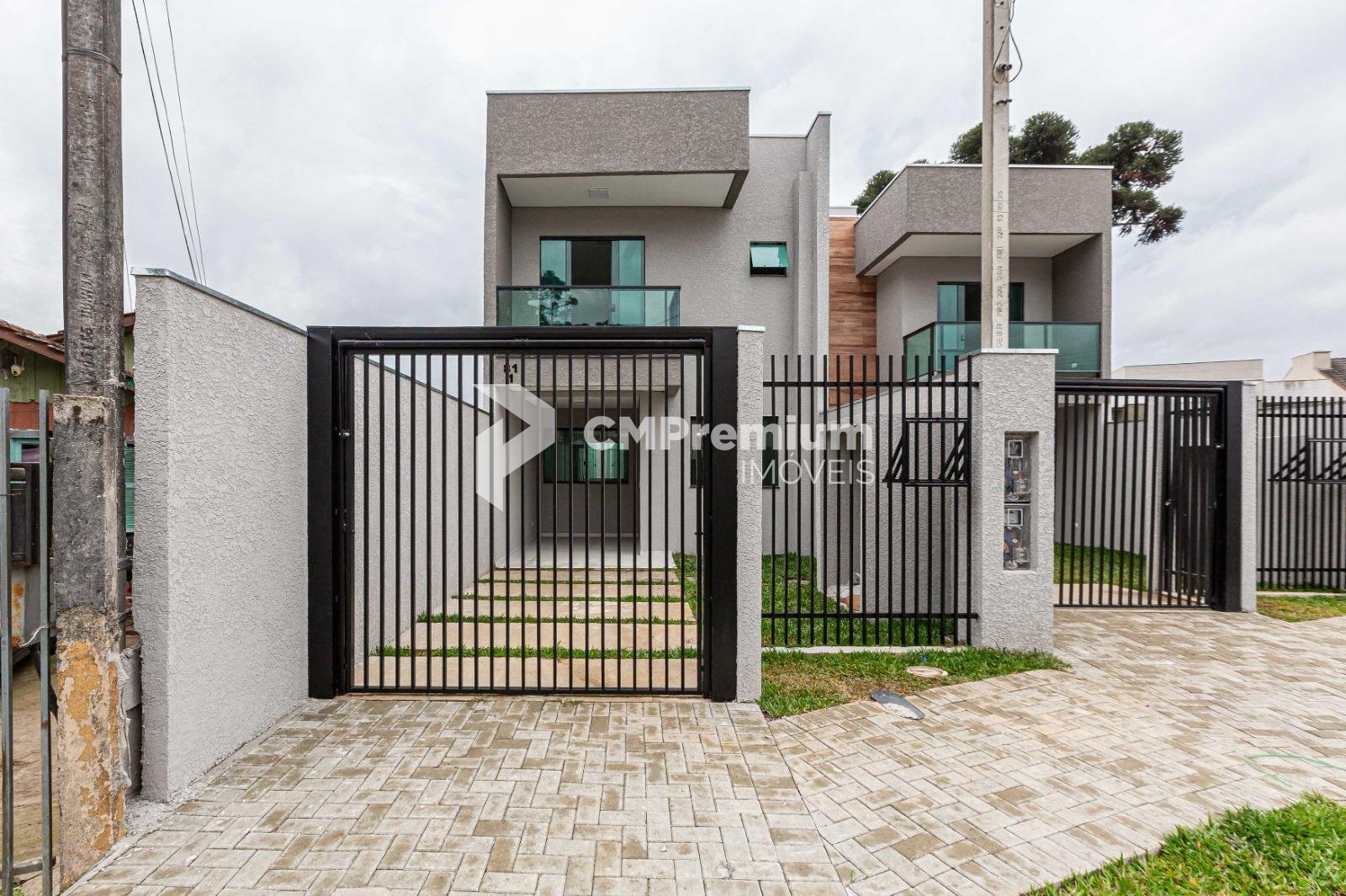 Sobrado Moderno com 2 Suítes, Sala Integrada e Terreno Exclusi...