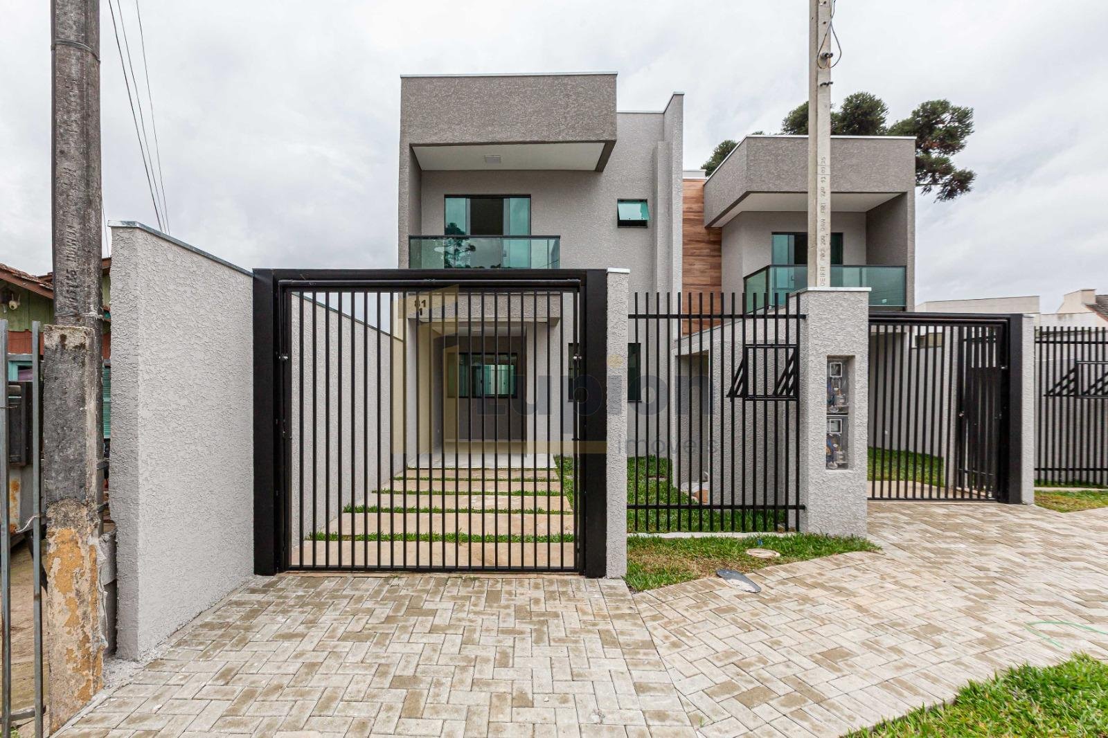 Sobrado Moderno com 2 Suítes, Sala Integrada e Terreno Exclusi...