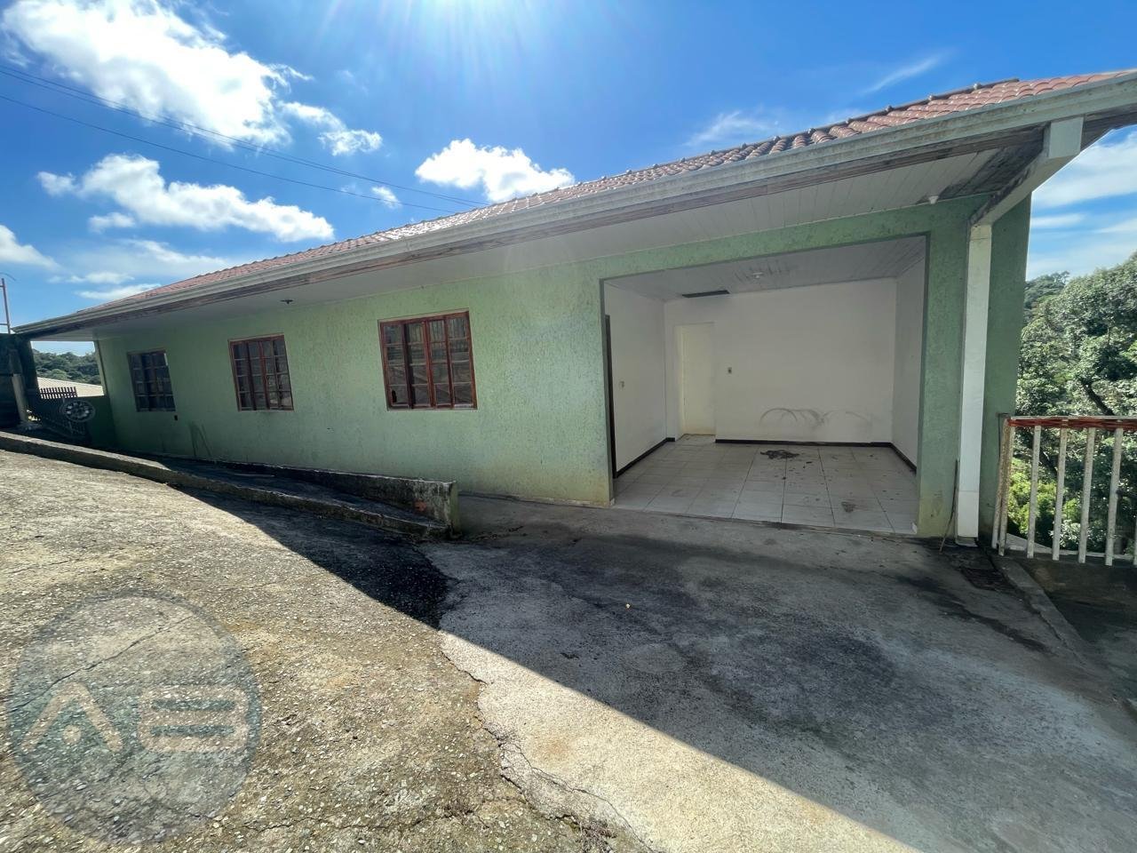 Viva com liberdade e conforto  Terreno com 2 casas em Campo Ma...