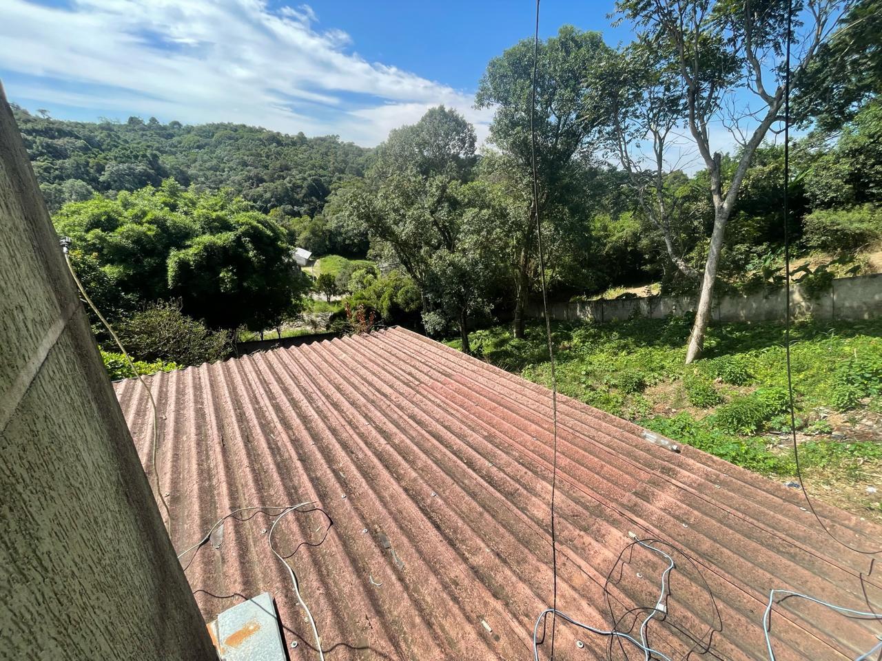 Viva com liberdade e conforto  Terreno com 2 casas em Campo Ma...