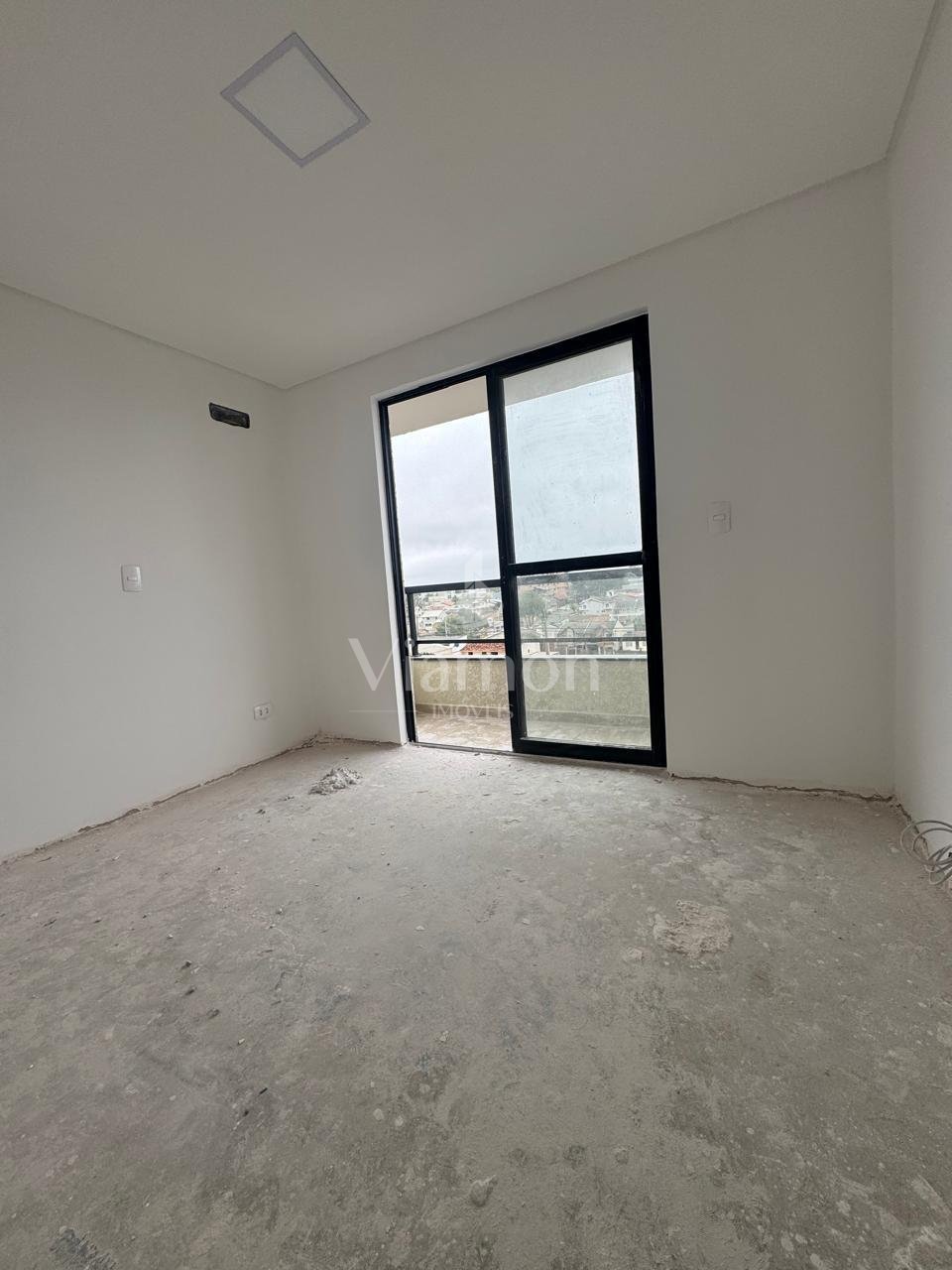 Apartamento 80m , 3 quartos com suíte e vaga coberta no Centro...