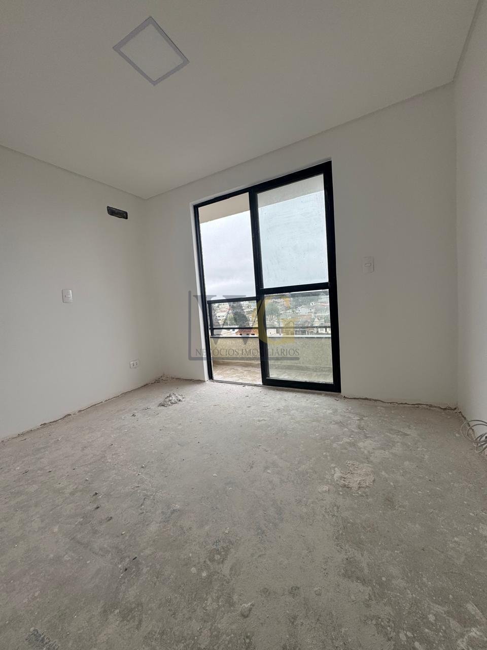 Apartamento 80m , 3 quartos com suíte e vaga coberta no Centro...