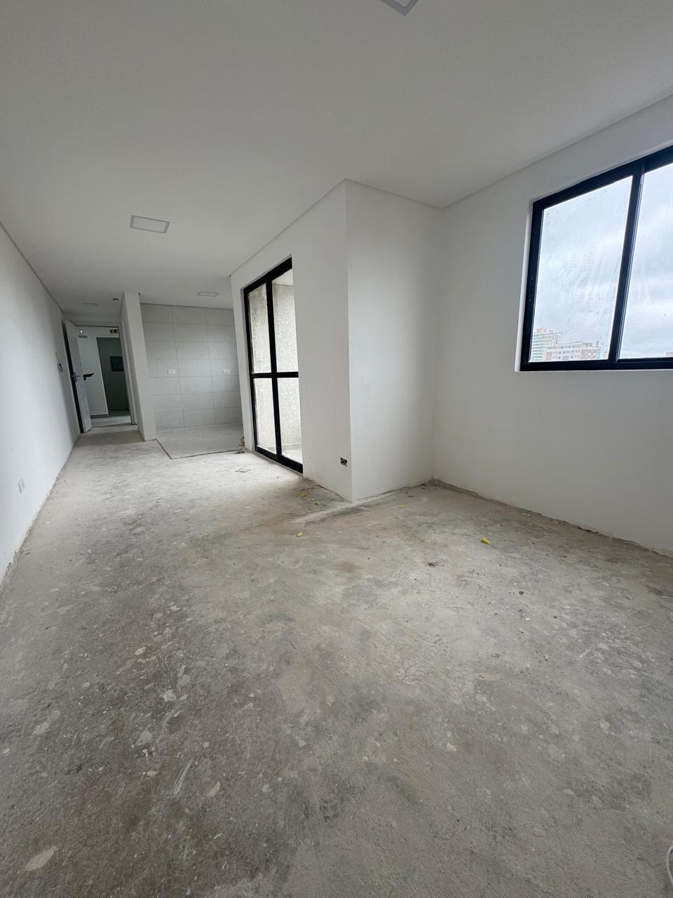 Apartamento 80m , 3 quartos com suíte e vaga coberta no Centro...