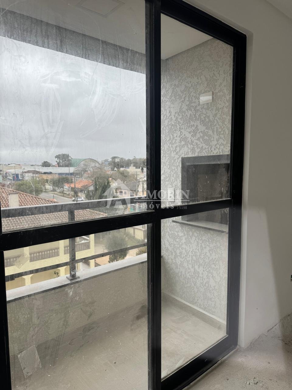 Apartamento 80m , 3 quartos com suíte e vaga coberta no Centro...