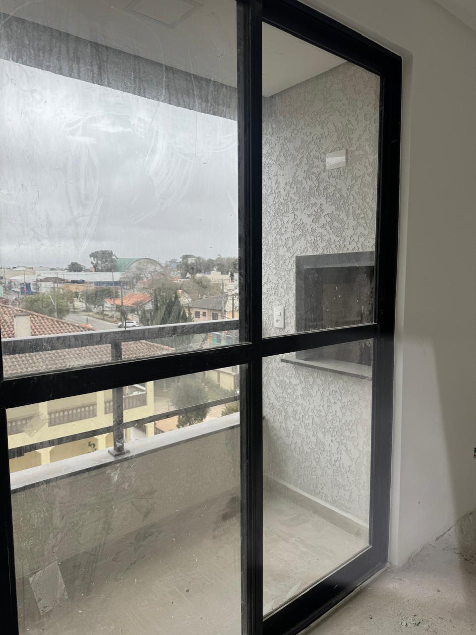 Apartamento 80m , 3 quartos com suíte e vaga coberta no Centro...