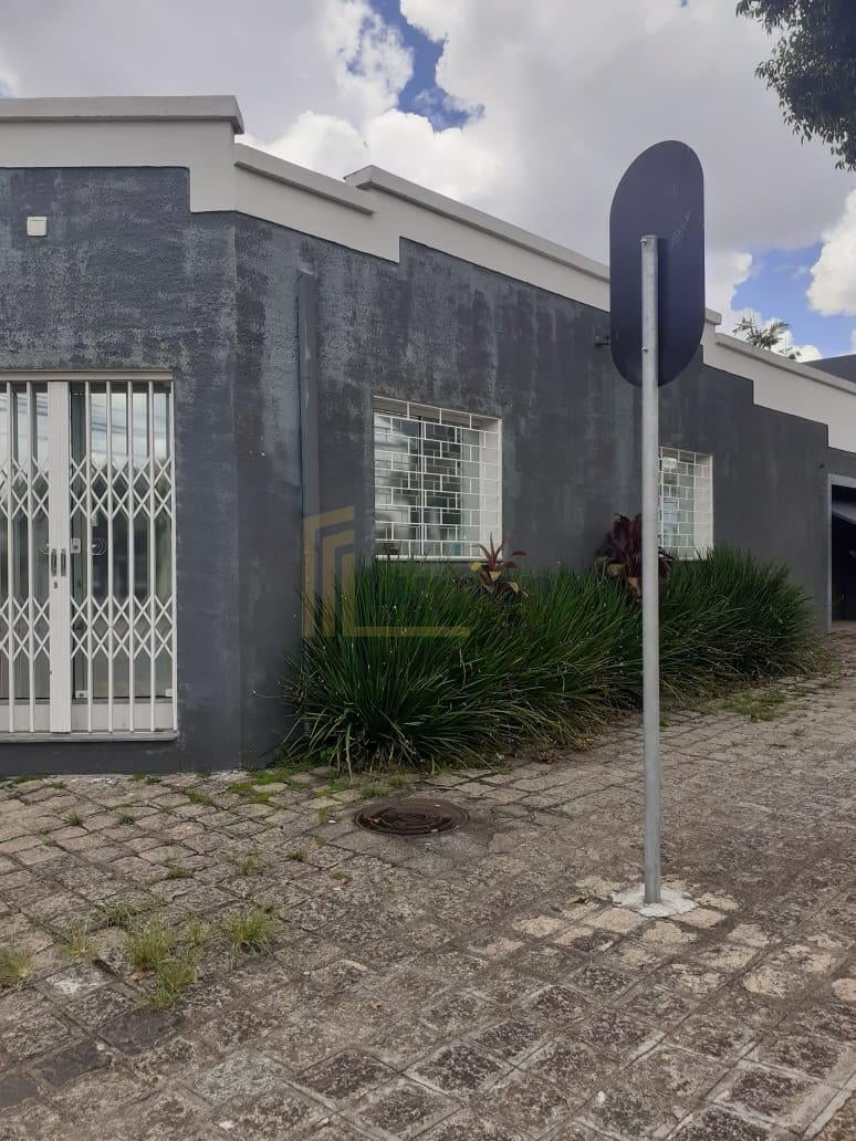 Casa Comercial à Venda no Rebouças  Espaço Versátil para Morar...