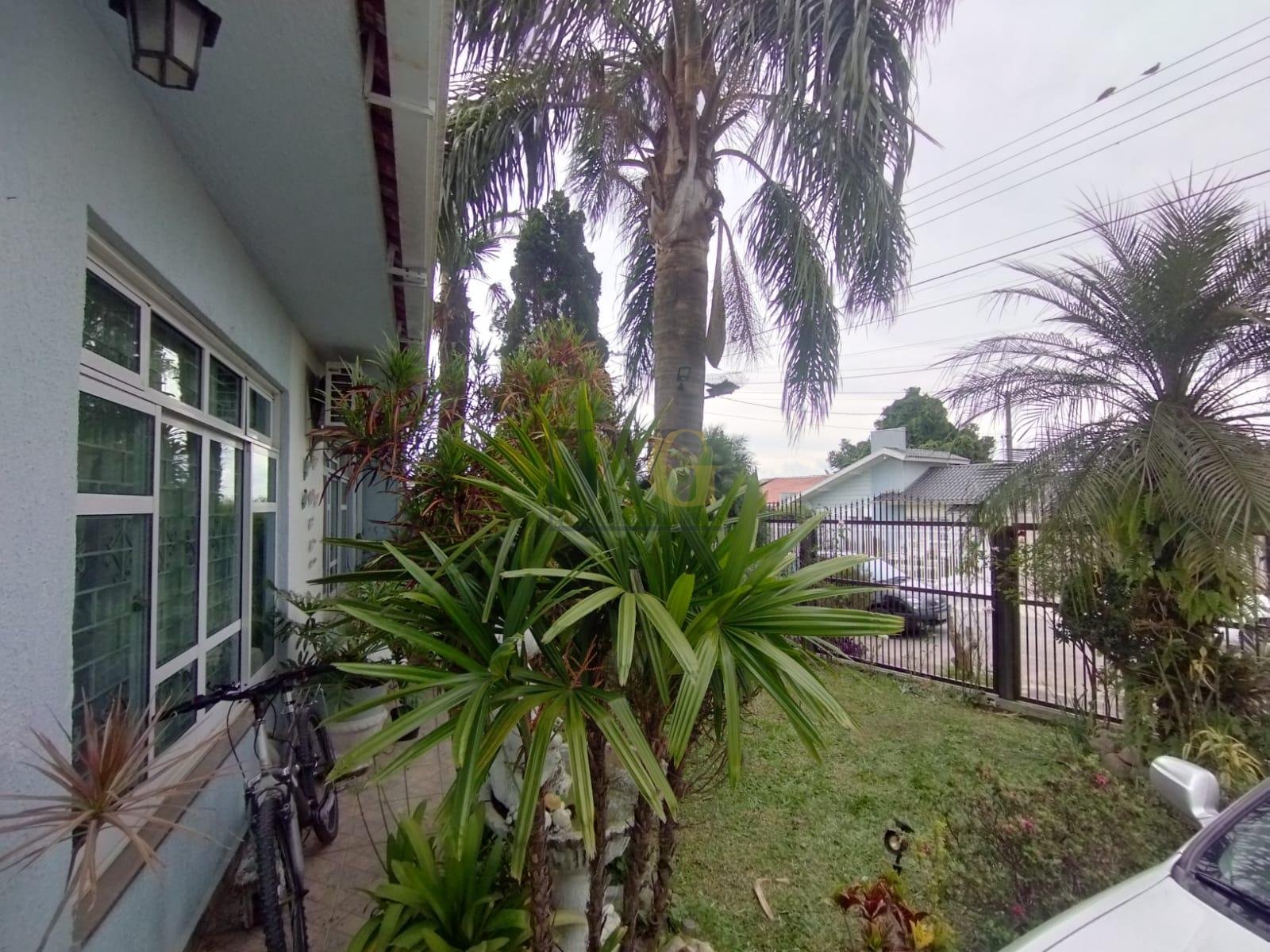 Casa à Venda no Bairro Xaxim, Curitiba  3 Quartos, Suíte e Chu...