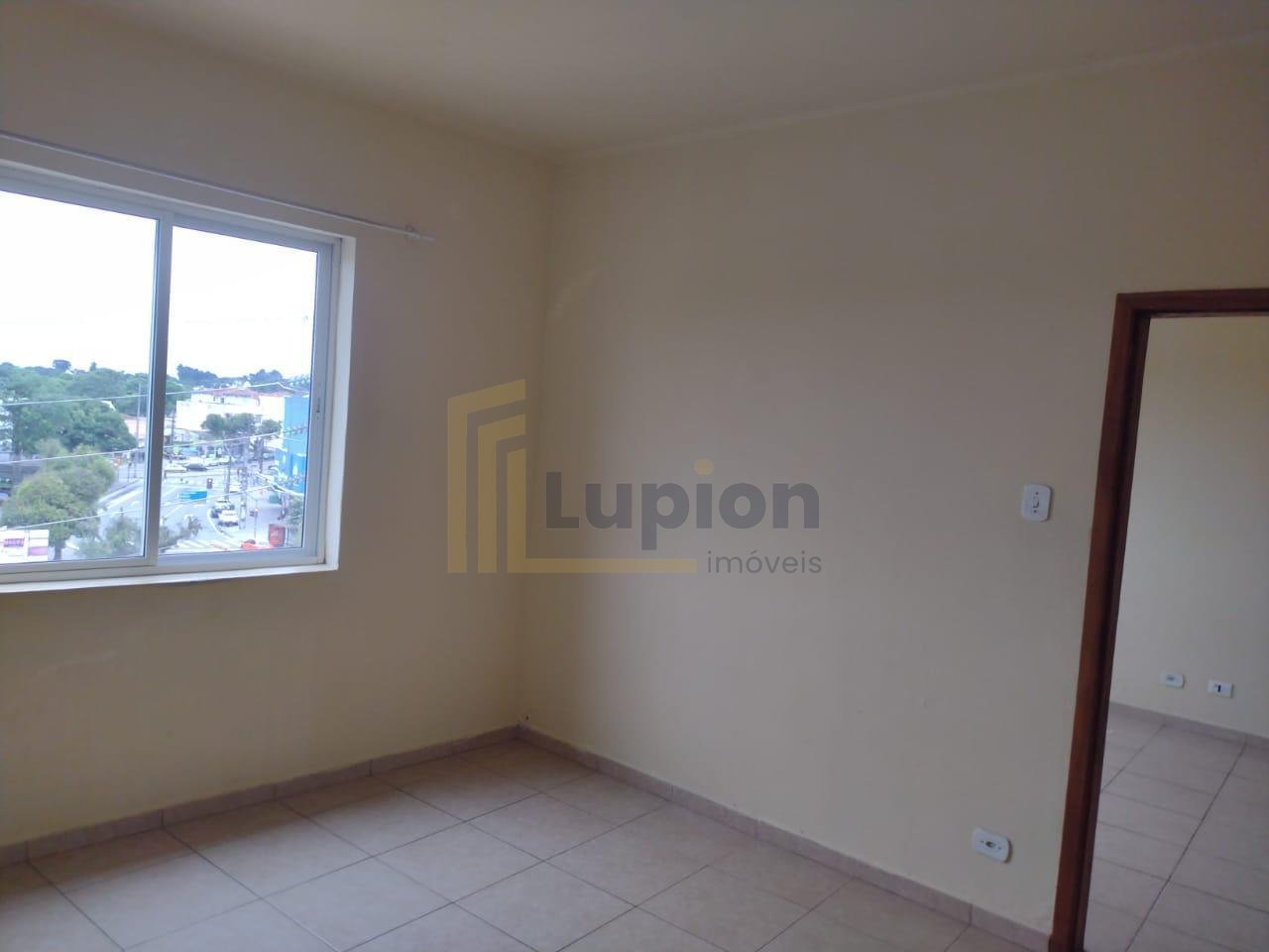 Apartamento nas Mercês  Curitiba | 1 Quarto, Sacada e Localiza...
