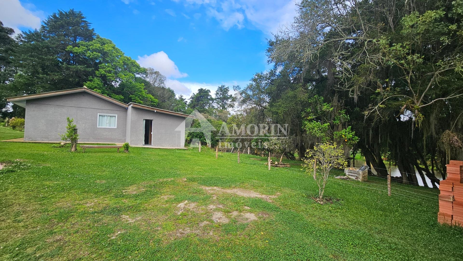 Chácara com 29.328,08m , com 2 casas, 4 tanques de peixes, em ...