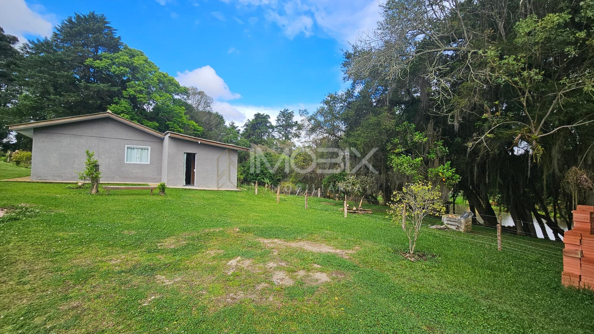 Chácara com 29.328,08m , com 2 casas, 4 tanques de peixes, em ...