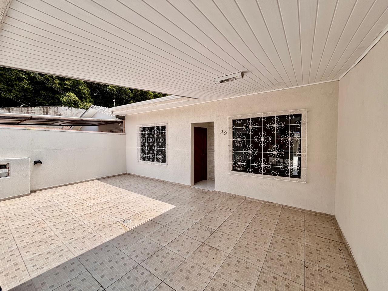 Casa Reformada no Fazendinha  Conforto, Localização Excelente ...