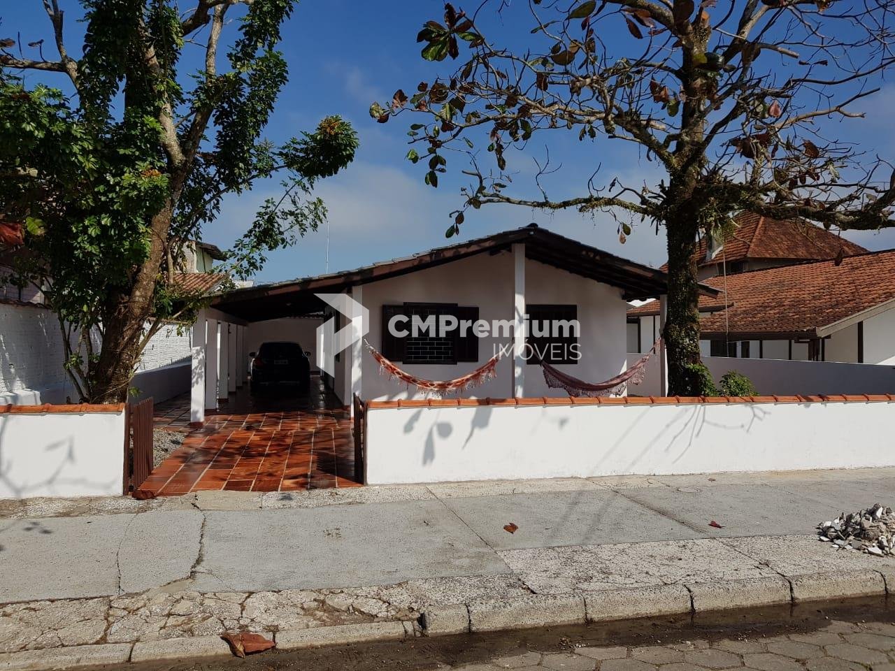 Casa à Venda em Praia de Leste  400m do Mar, 3 Dorms, Terreno ...