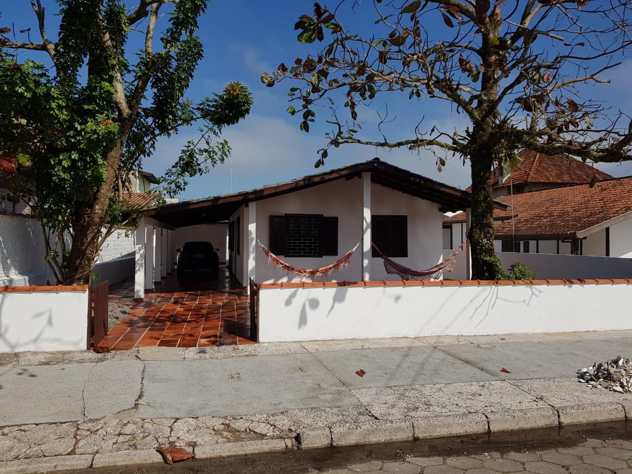 Casa à Venda em Praia de Leste  400m do Mar, 3 Dorms, Terreno ...