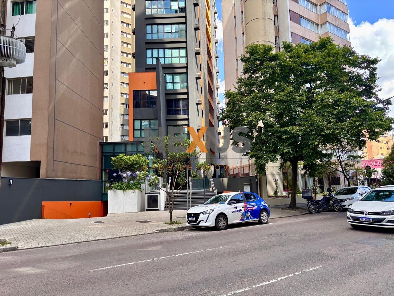 Sala Comercial no Champagnat com Batel 32m , 1 Vaga, Pronta p...