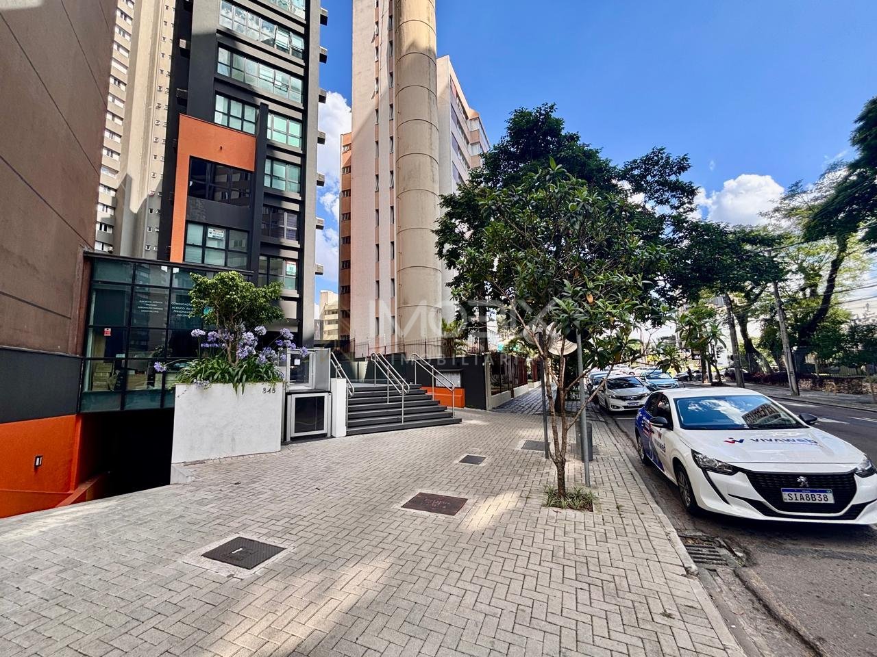 Sala Comercial no Champagnat com Batel  32m , 1 Vaga, Pronta p...