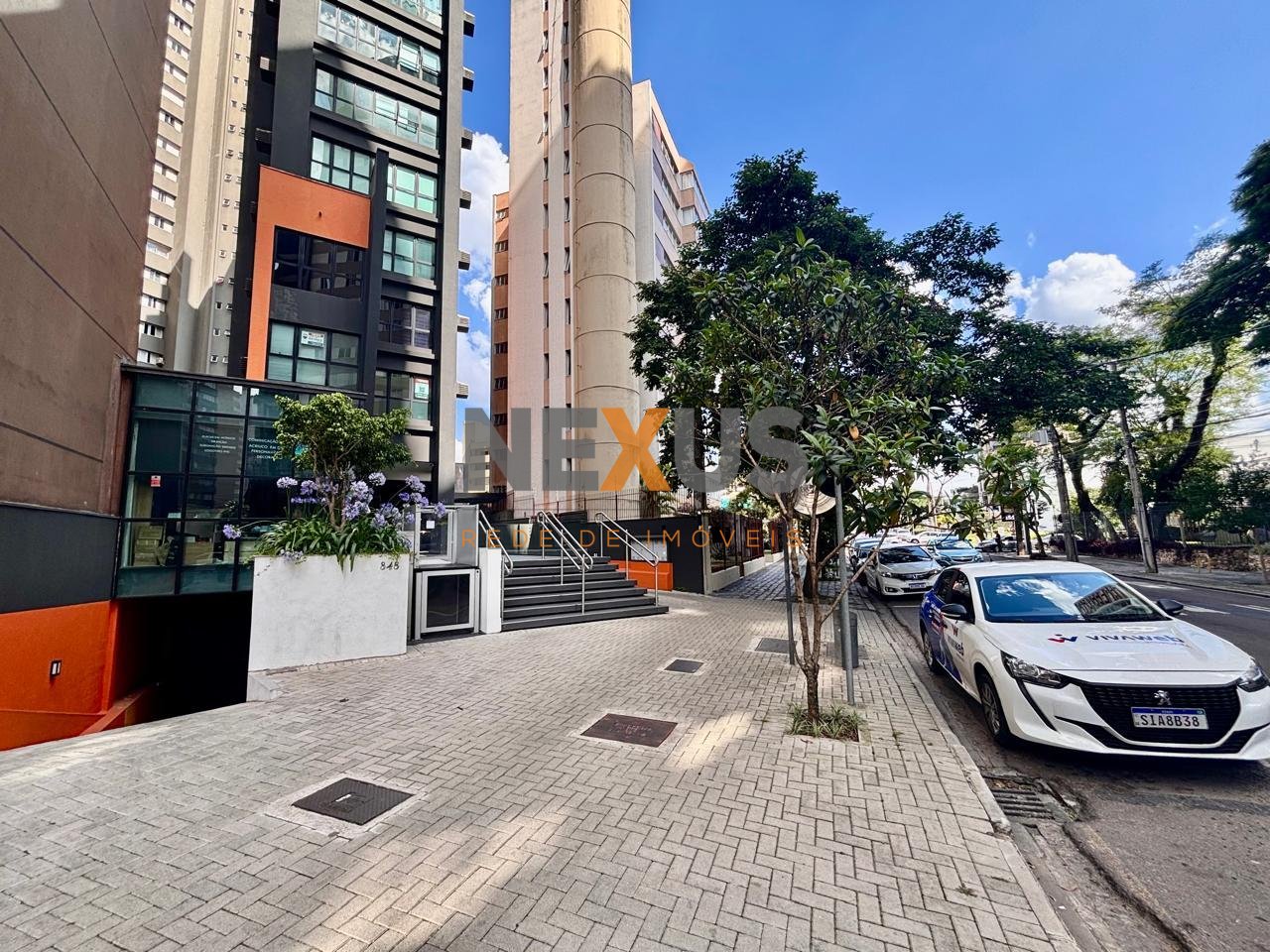 Sala Comercial no Champagnat com Batel 32m , 1 Vaga, Pronta p...