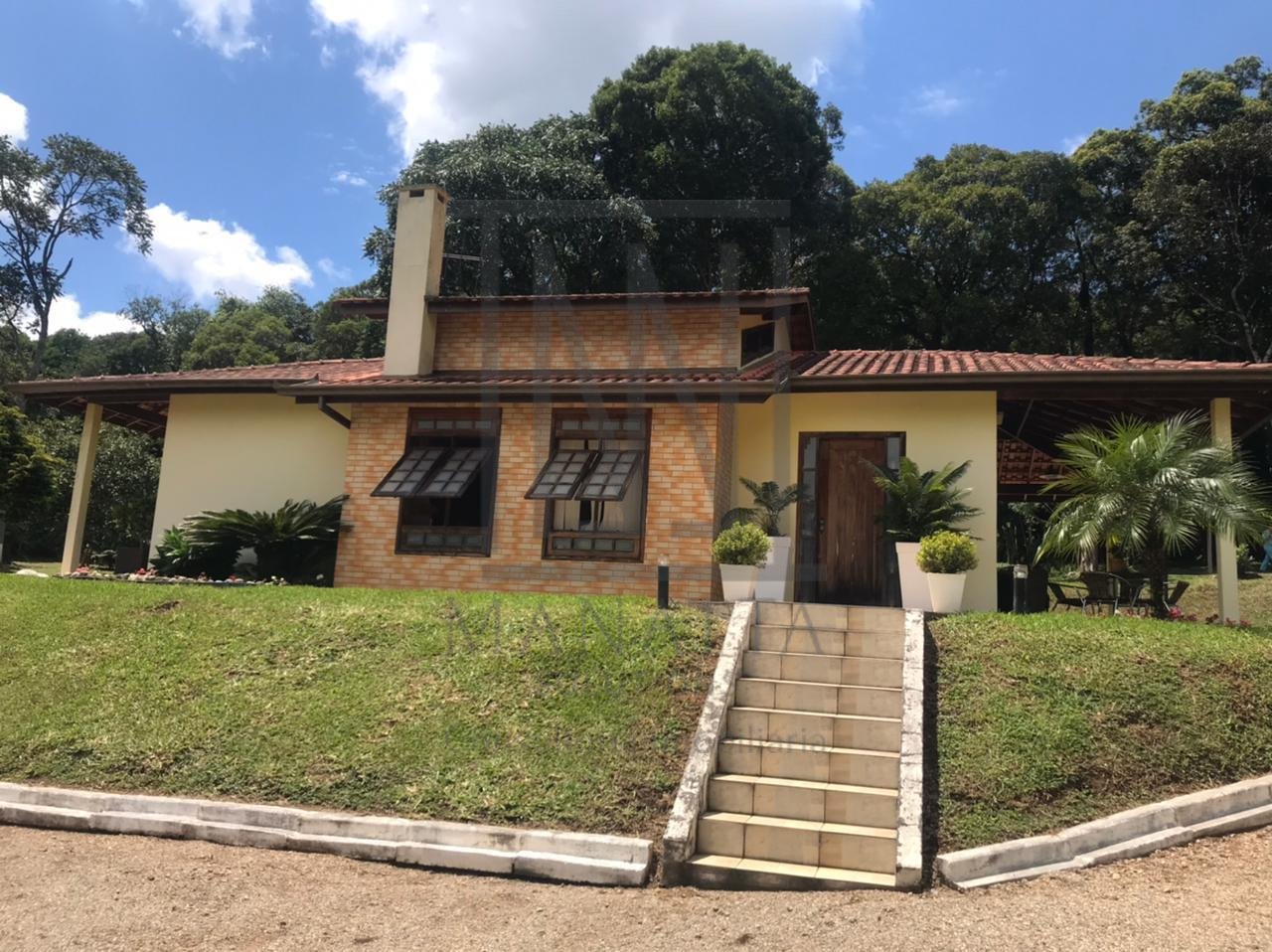 Chácara em condomínio com casa charmosa, estilo europeu com 10...