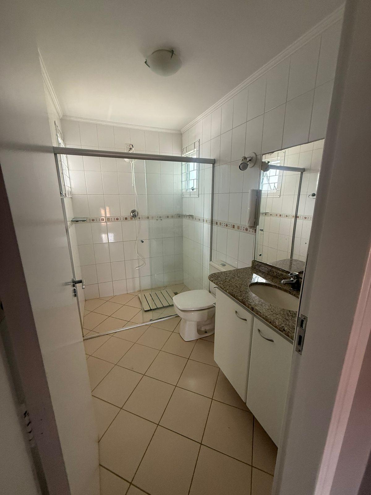 Casa ampla com 546 m  de terreno, 230 m  construídos, área gou...