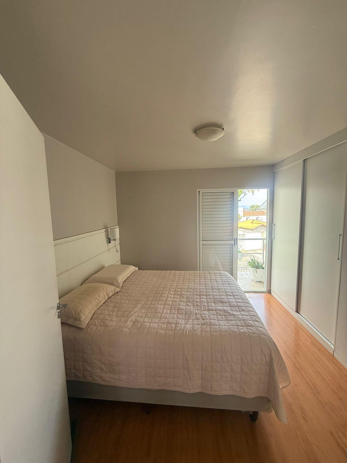 Casa ampla com 546 m  de terreno, 230 m  construídos, área gou...