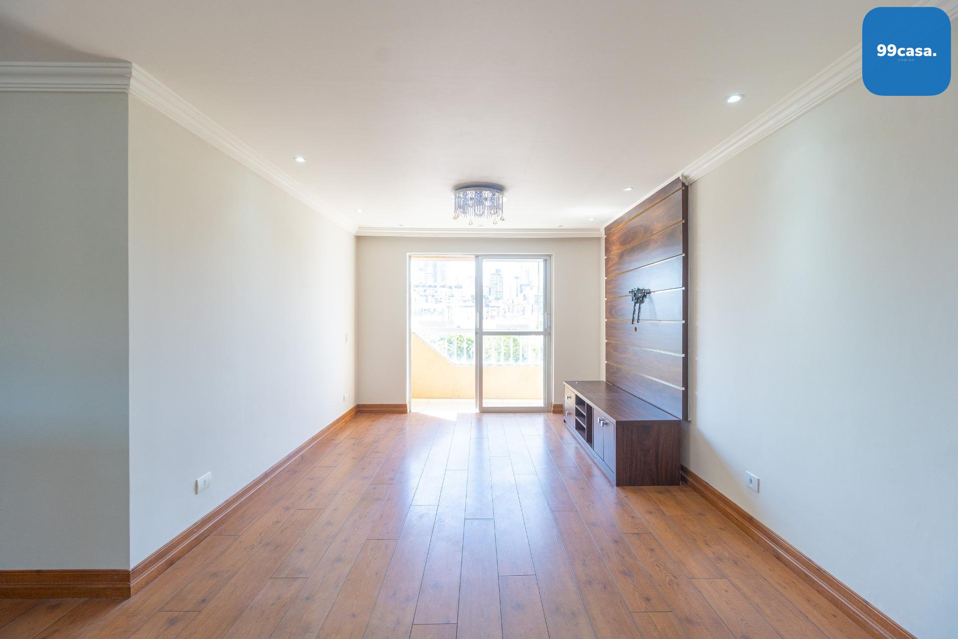 Apartamento de 100 m , ensolarado e desocupado no melhor do Ág...