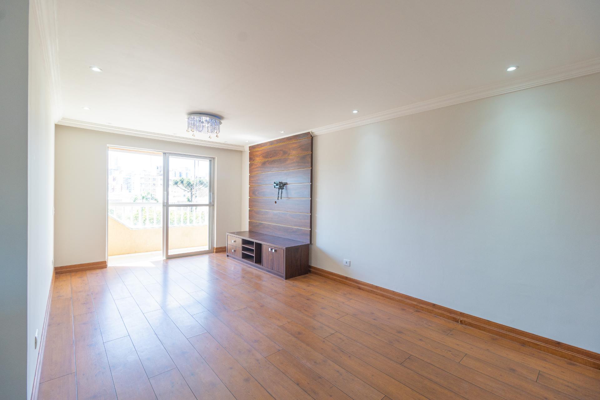 Apartamento de 100 m , ensolarado e desocupado no melhor do Ág...