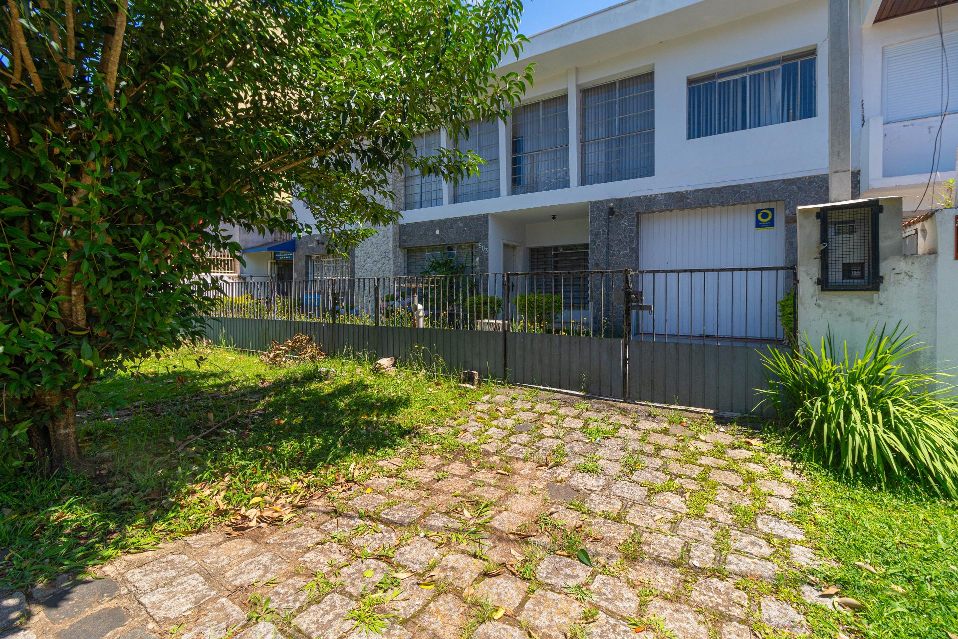 Casa ampla no Alto da XV  400m , 04 suítes, edícula com churrasqueira e localização nobre