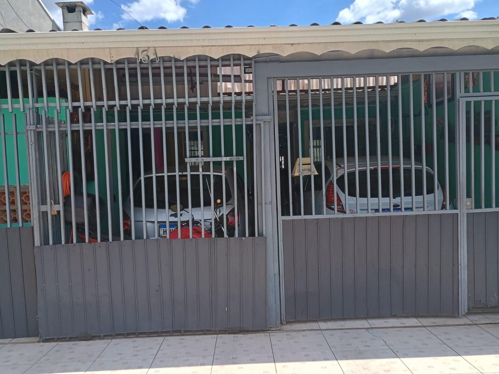 Casa à Venda em Araucária com 3 Quartos, Garagem e Fácil Acess...