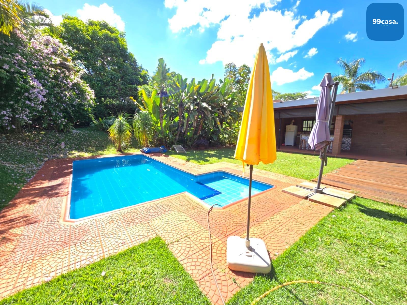 Chácara à Venda em condomínio fechado com piscina e portaria 2...