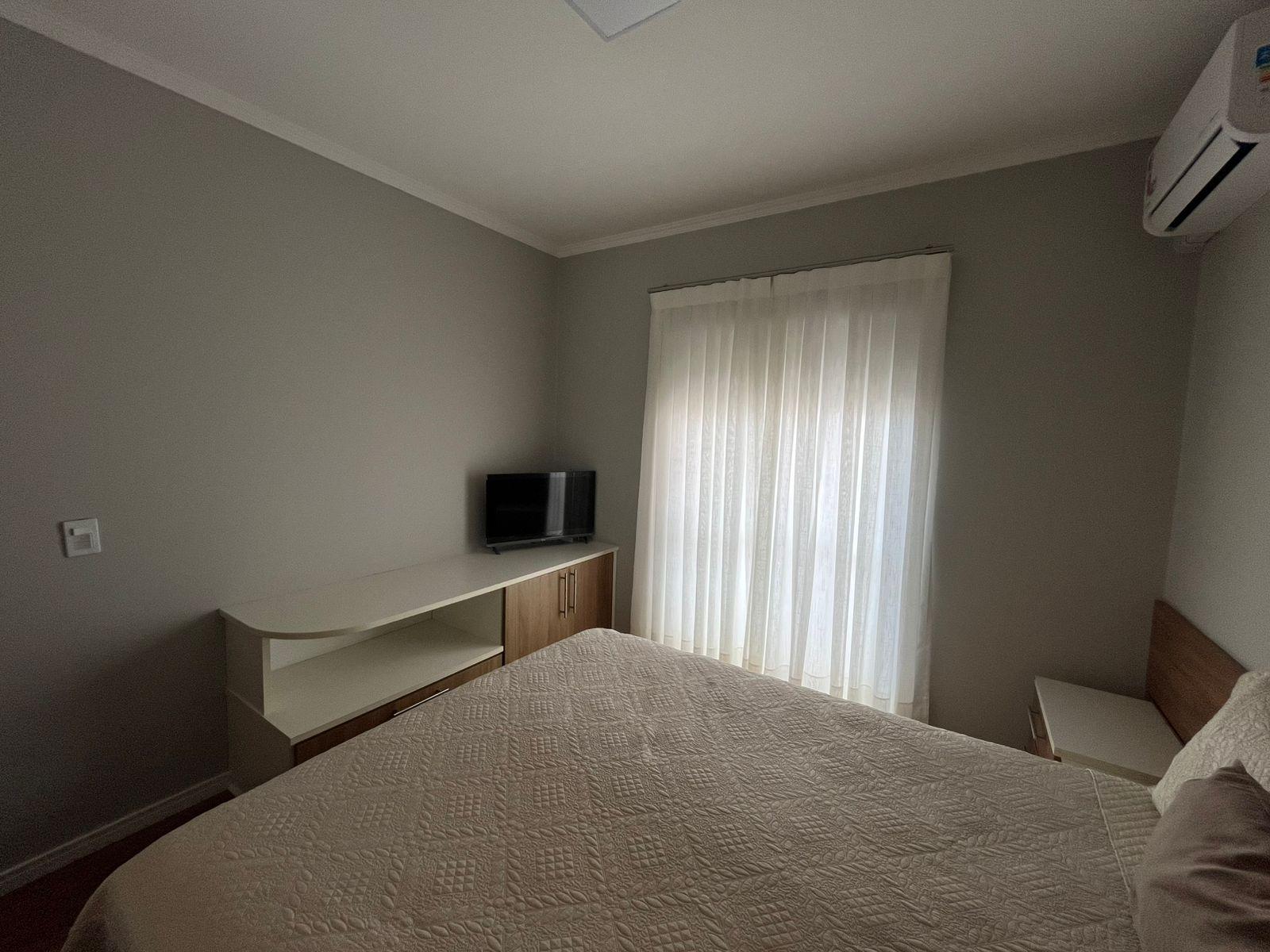 Sobrado à venda no Novo Mundo | 3 quartos, suíte, churrasqueir...