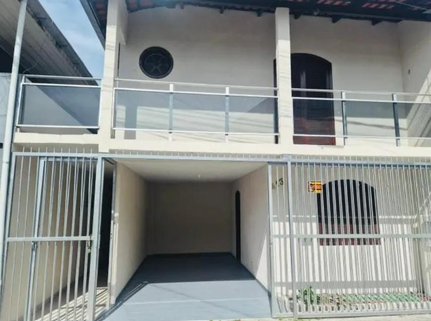 Sobrado à Venda em Matinhos  3 Quartos com Suíte, Churrasqueir...