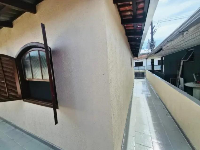 Sobrado à Venda em Matinhos  3 Quartos com Suíte, Churrasqueir...