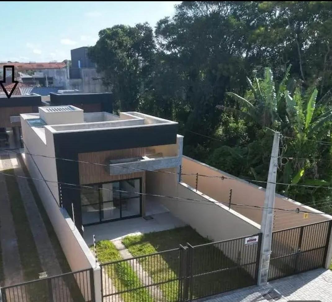 Casa Nova com Piscina e Pé-Direito Alto no Litoral de Guaratuba