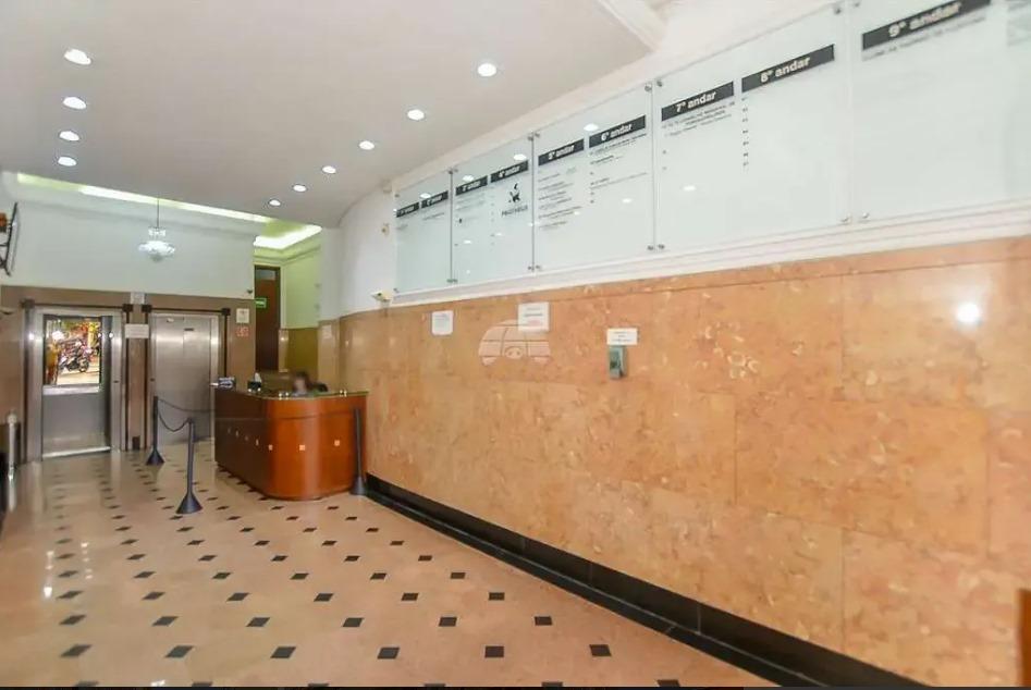 Sala Comercial no Centro de Curitiba com Copa e BWC  Rua XV de...