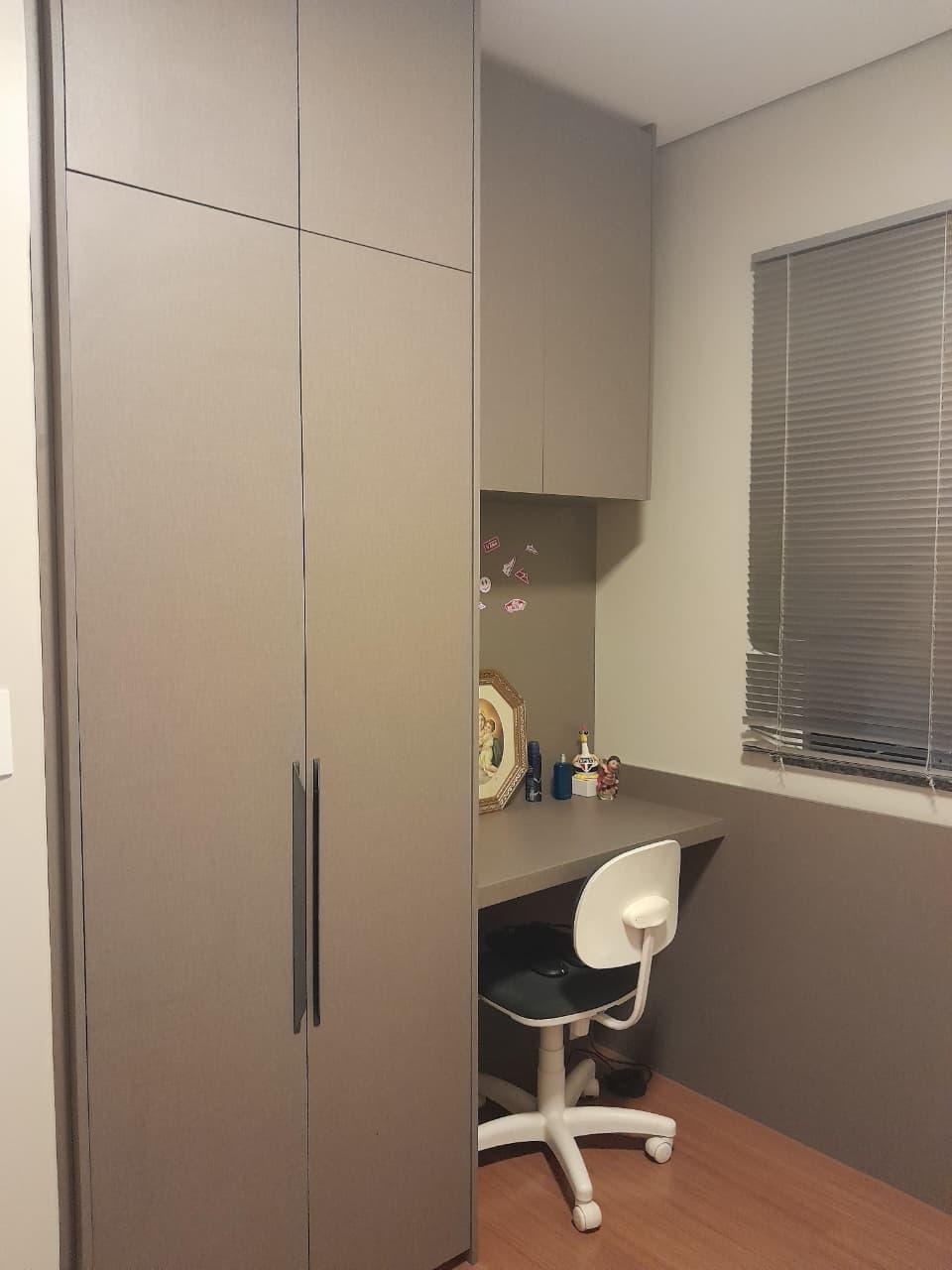 Apartamento à Venda em Rolândia com 3 Quartos, Sacada e Garage...