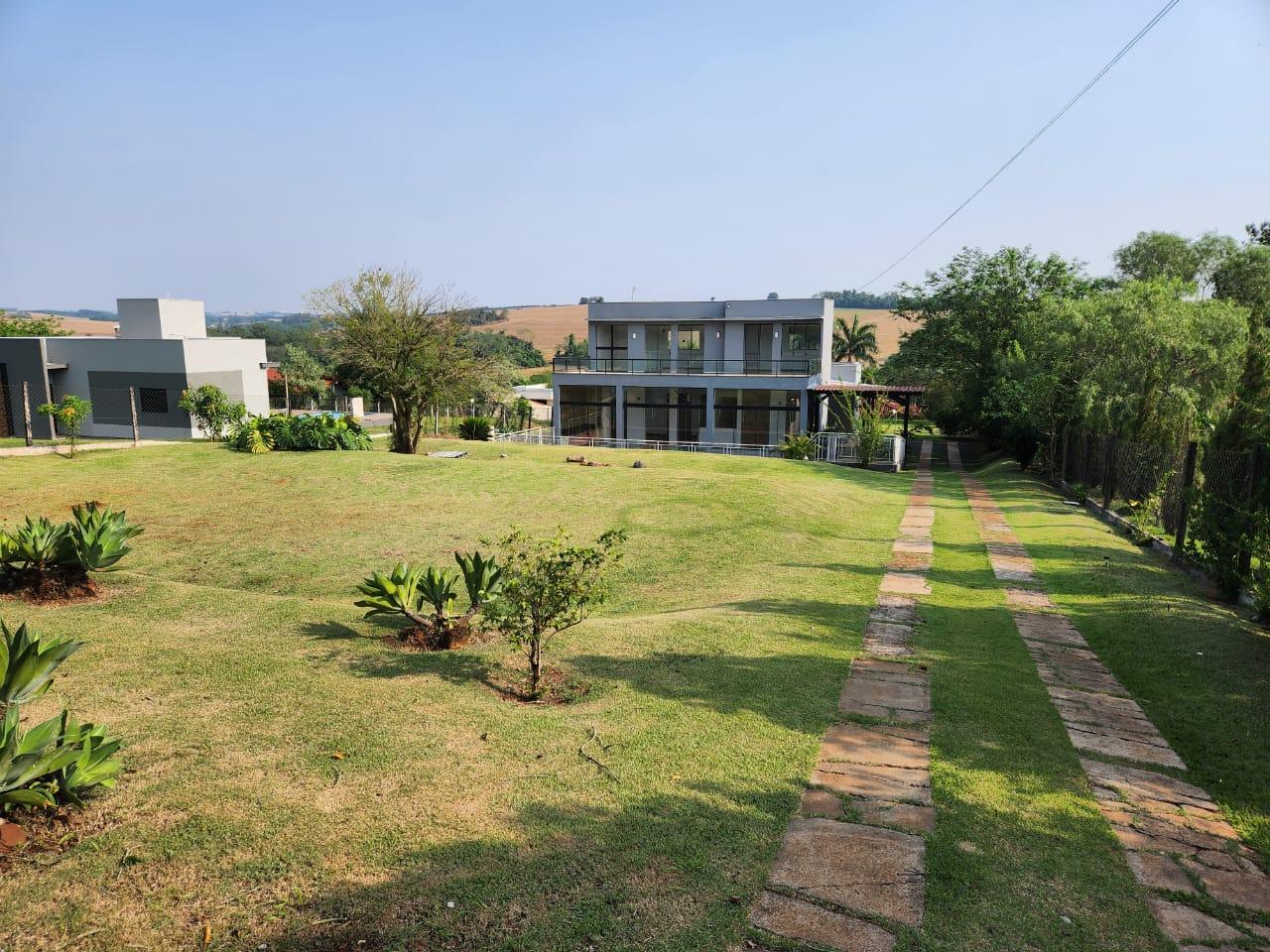 Casa de Alto Padrão no Condomínio Estância Cabral com 2.000m  ...