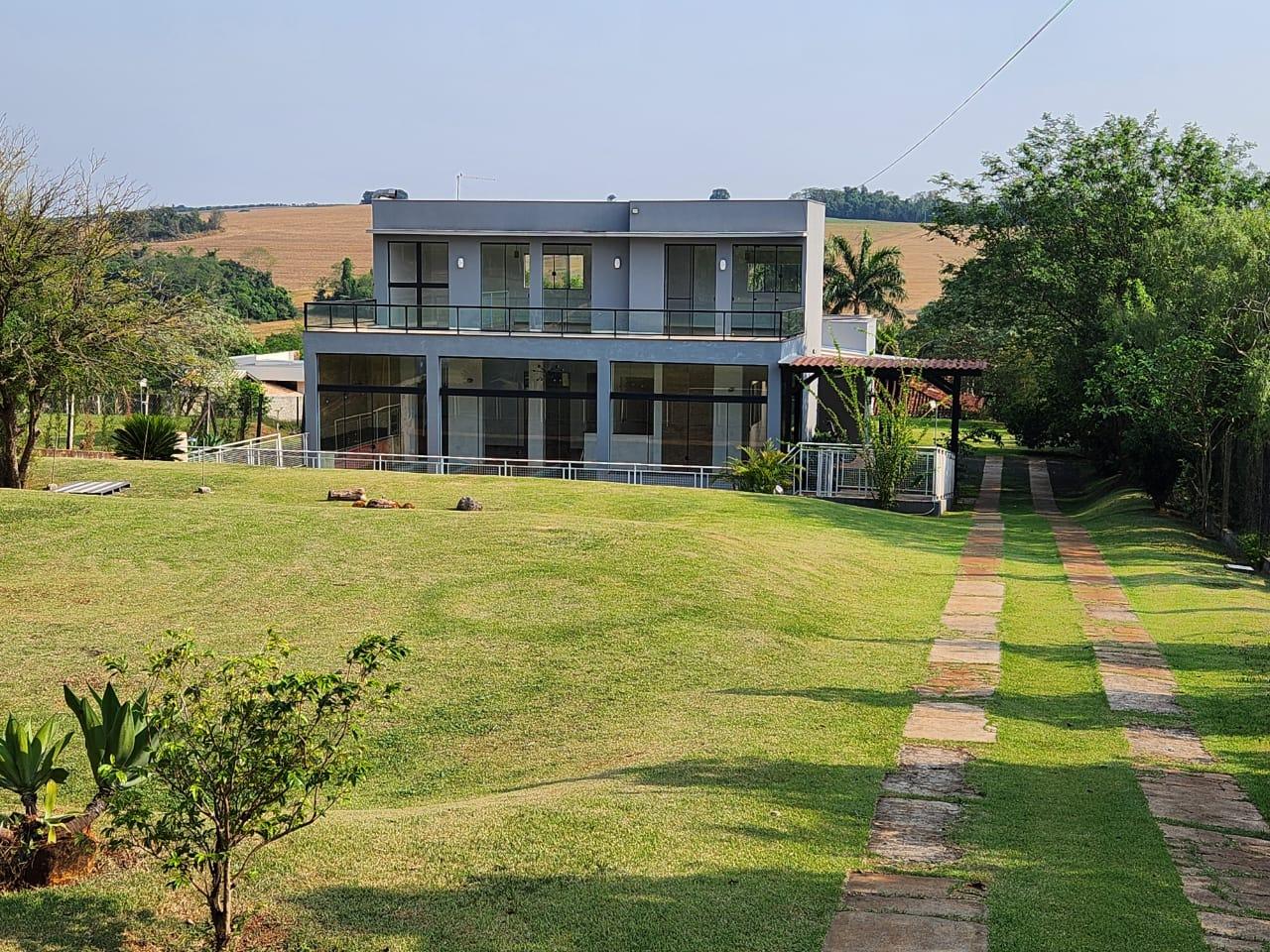 Casa de Alto Padrão no Condomínio Estância Cabral com 2.000m  ...