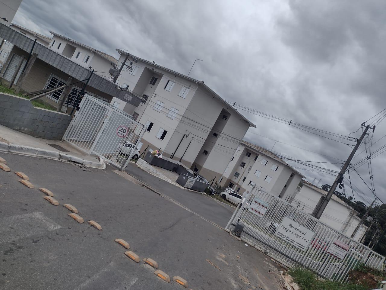 Apartamento Barato à Venda em Campo Largo com 2 Quartos, Garag...