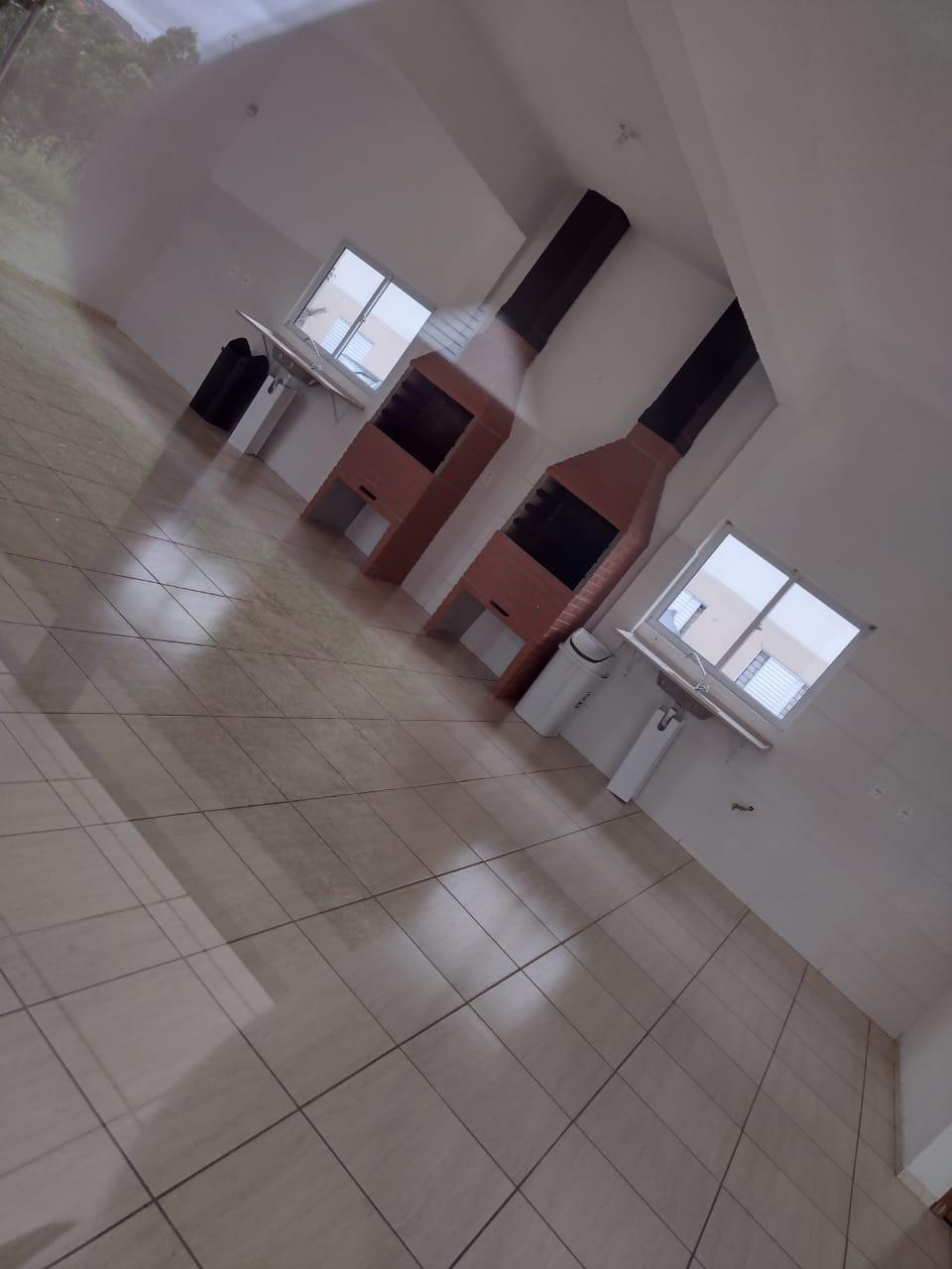 Apartamento Barato à Venda em Campo Largo com 2 Quartos, Garag...