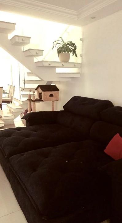 Sobrado Averbado em Condomínio Fechado Solar Florença no Umbará