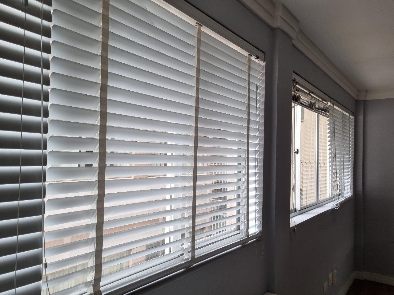 Sala Comercial Mobiliada à Venda no Centro, Próxima ao Teatro ...