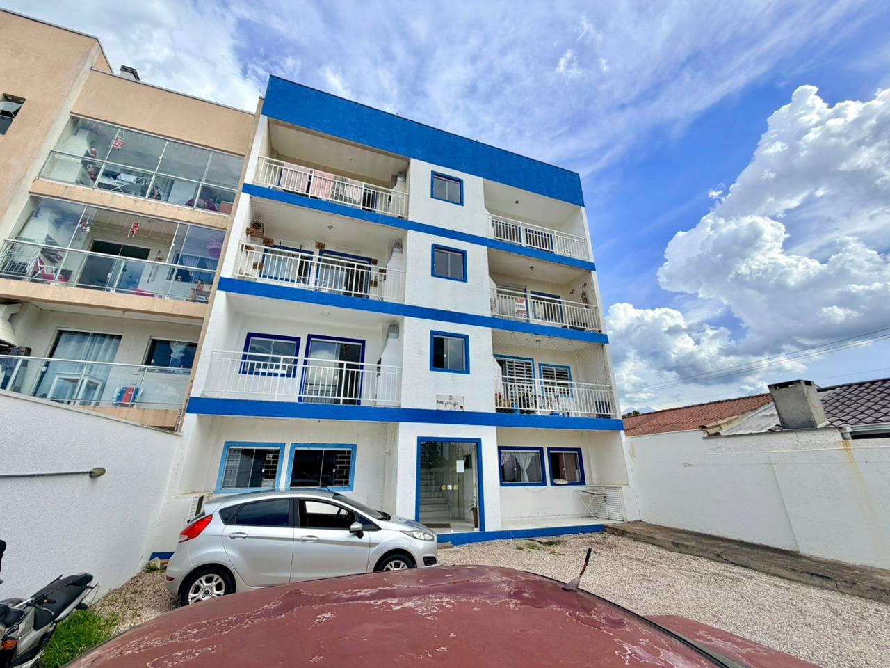 Apartamento no Primeiro Andar com Sacada e Churrasqueira  56,1...
